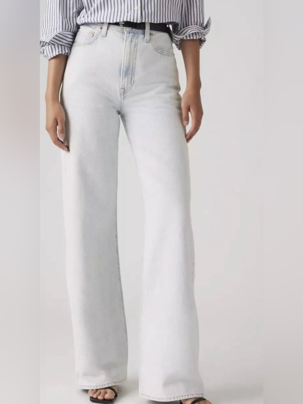 Levi’s Ribcage Wide Leg Jeans Women’s Size 31